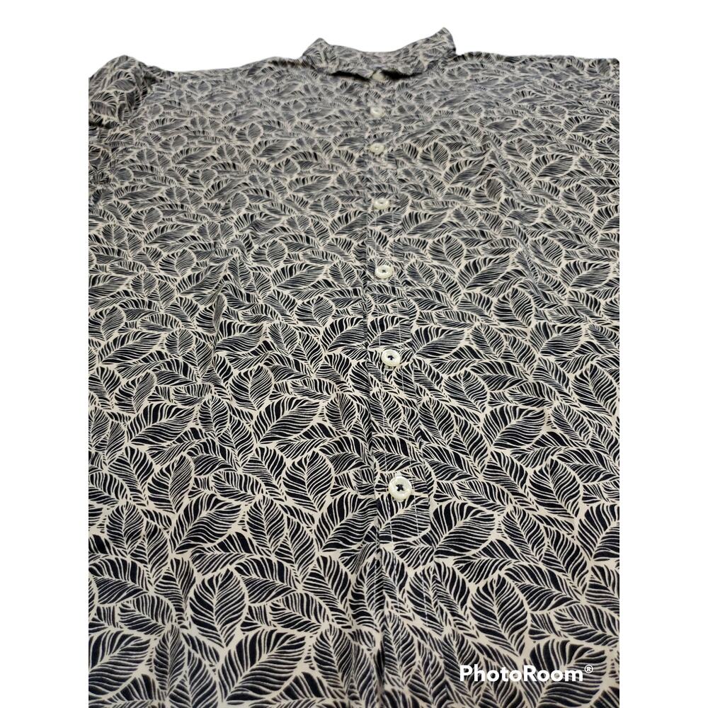 Mumy Room Madrid | Black & Cream Palm Leaf Short Sleeve Button Up | Size Large - Picture 2 of 4